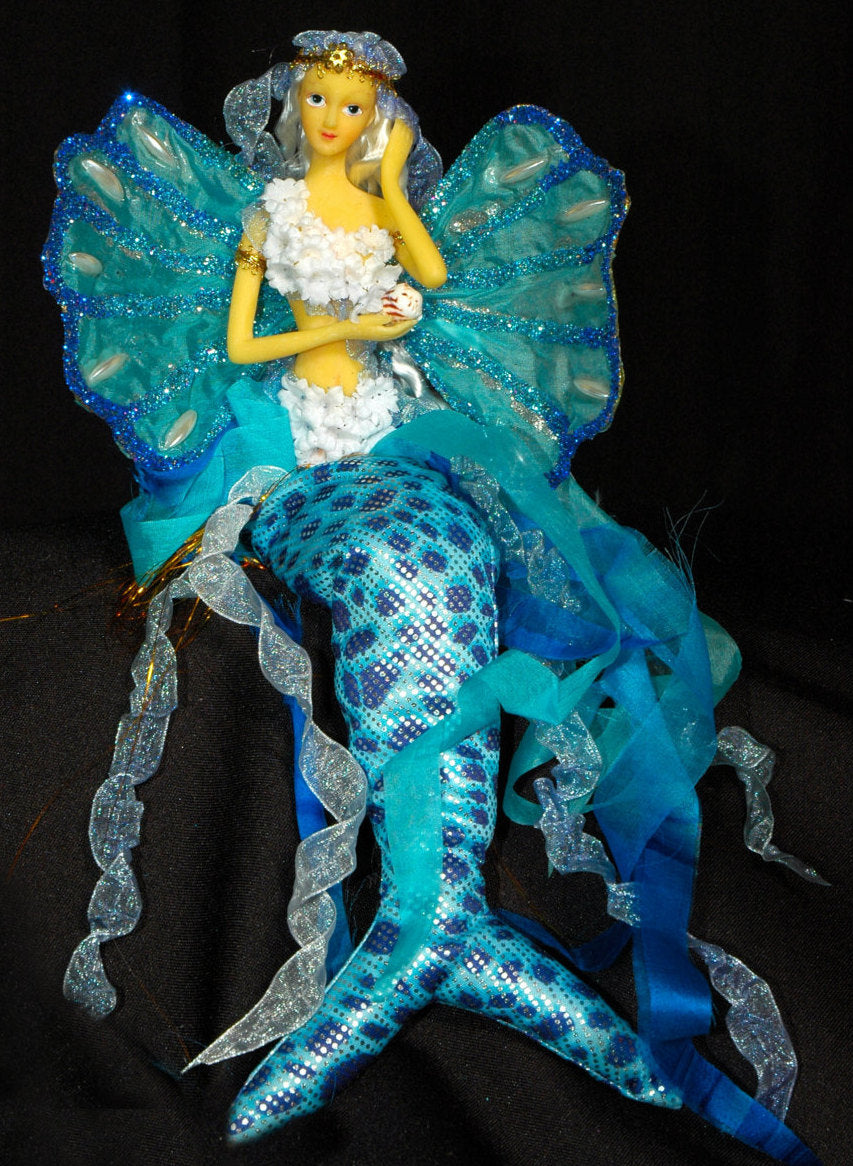 TURQUOISE Mermaid Tail Doll Clam Shell Wing